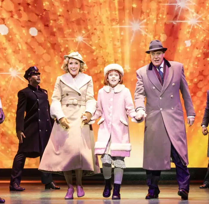 Amanda-Lea-Levergne-Matilda-Casey-Anthony-Warlow-and-ensemble-ANNIE-c-Daniel-Boud