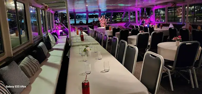 yarra-river-cruise-interior